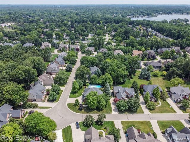 4488 Philip, Commerce Twp, MI 48382