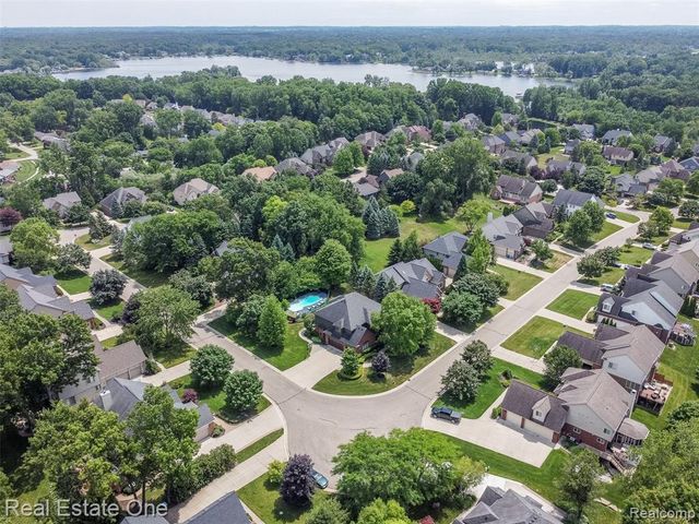 4488 Philip, Commerce Twp, MI 48382