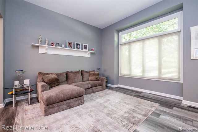 4488 Philip, Commerce Twp, MI 48382