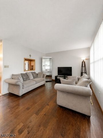 417 Madison Ave, Monroe Twp., NJ 08831