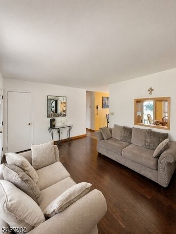 417 Madison Ave, Monroe Twp., NJ 08831