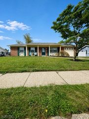417 Madison Ave, Monroe Twp., NJ 08831