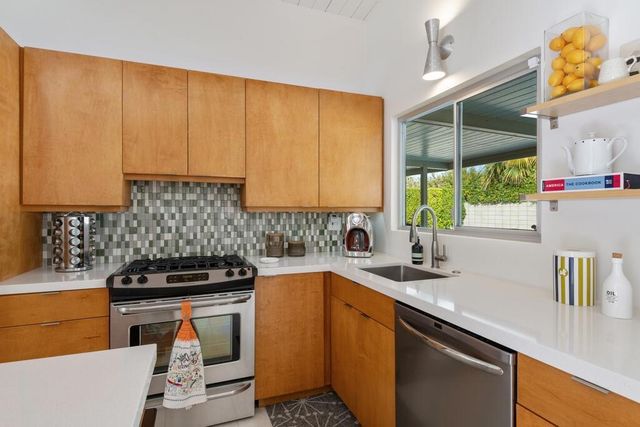 282 N Orchid Tree Lane, Palm Springs, CA 92262