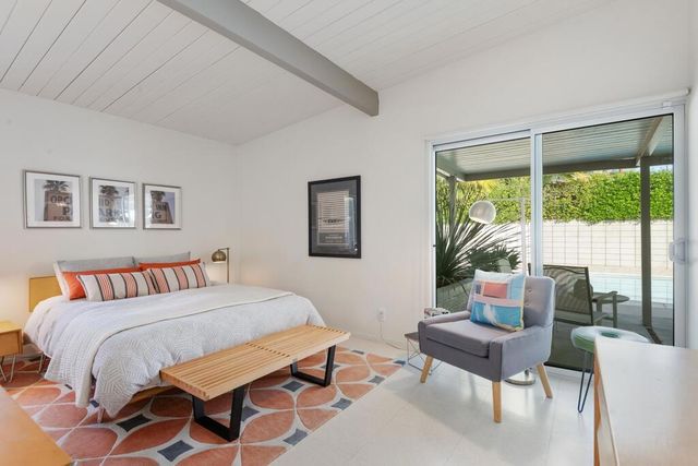 282 N Orchid Tree Lane, Palm Springs, CA 92262