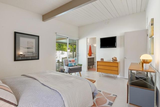 282 N Orchid Tree Lane, Palm Springs, CA 92262