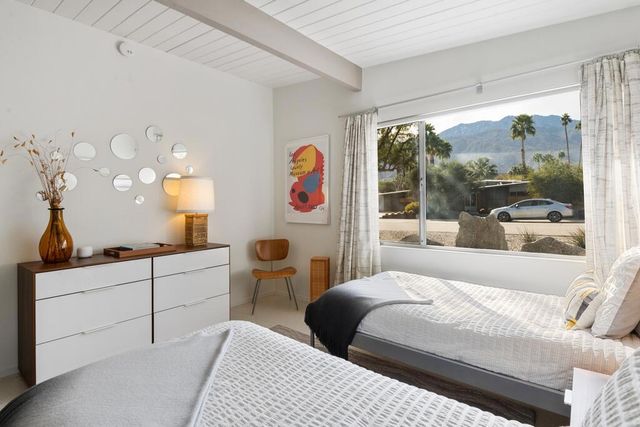 282 N Orchid Tree Lane, Palm Springs, CA 92262