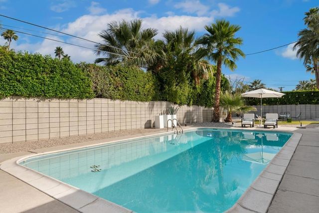 282 N Orchid Tree Lane, Palm Springs, CA 92262