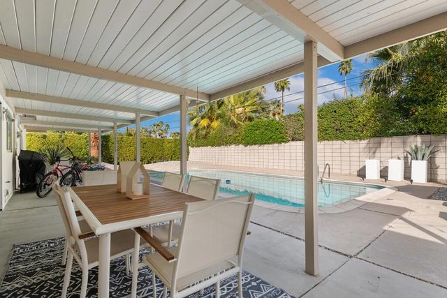 282 N Orchid Tree Lane, Palm Springs, CA 92262