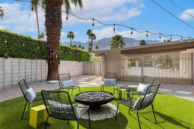 282 N Orchid Tree Lane, Palm Springs, CA 92262
