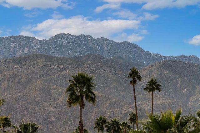 282 N Orchid Tree Lane, Palm Springs, CA 92262