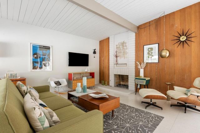 282 N Orchid Tree Lane, Palm Springs, CA 92262