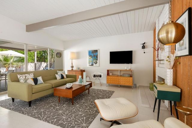 282 N Orchid Tree Lane, Palm Springs, CA 92262