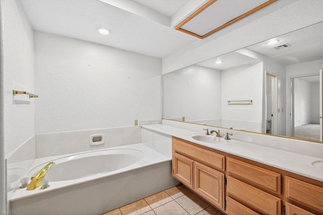48131 Via Hermosa, La Quinta, CA 92253