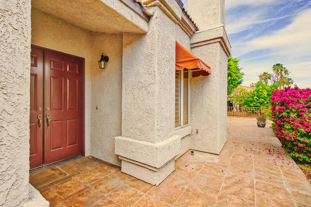 48131 Via Hermosa, La Quinta, CA 92253