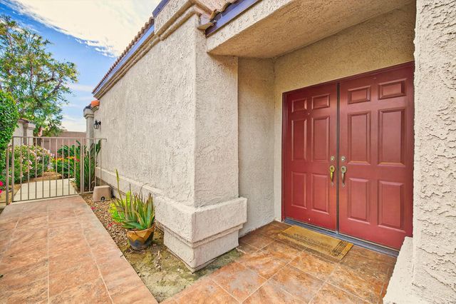 48131 Via Hermosa, La Quinta, CA 92253