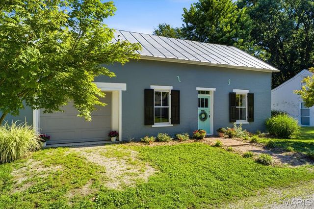 509 W Elm Street, Millstadt, IL 62260