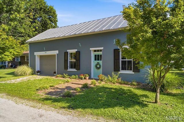 509 W Elm Street, Millstadt, IL 62260