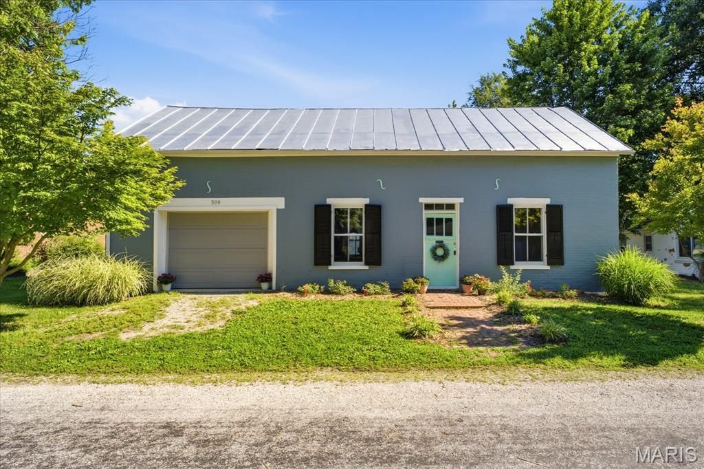 509 W Elm Street, Millstadt, IL 62260