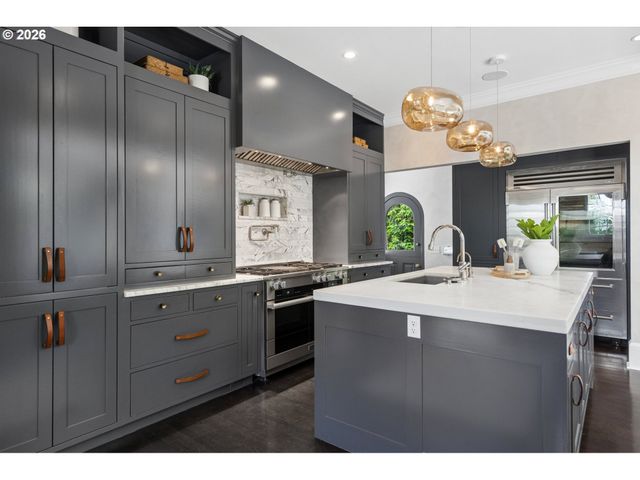 1808 Sw Laurel St, Portland, OR 97201