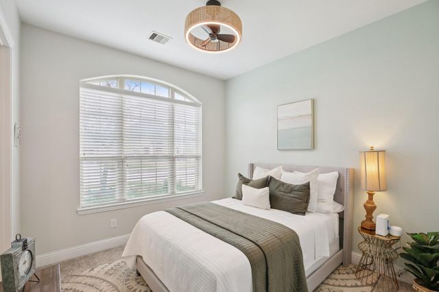 2333 Shallow Creek Lane, Friendswood, TX 77546