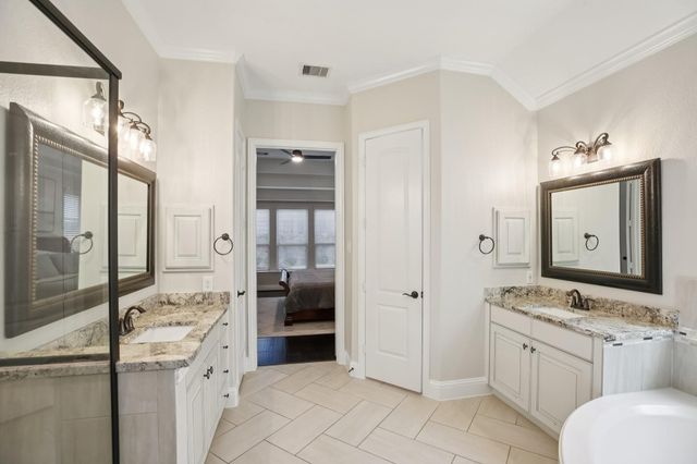 2333 Shallow Creek Lane, Friendswood, TX 77546