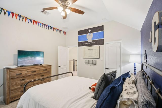 2333 Shallow Creek Lane, Friendswood, TX 77546