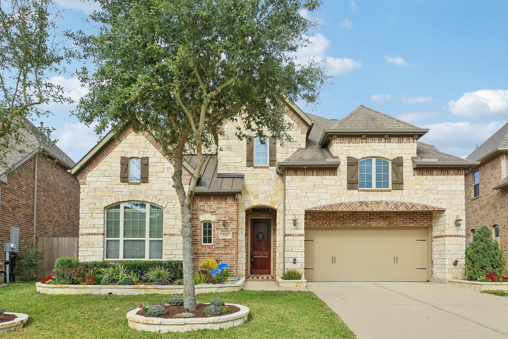 2333 Shallow Creek Lane, Friendswood, TX 77546