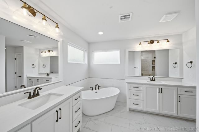 14256 N 71st East Avenue, Collinsville, OK 74021