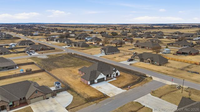 14256 N 71st East Avenue, Collinsville, OK 74021