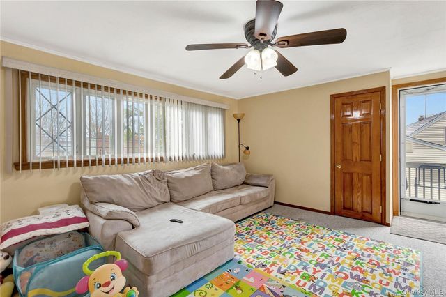 175 Wickfield Lane, North Babylon, NY 11703