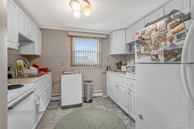 175 Wickfield Lane, North Babylon, NY 11703