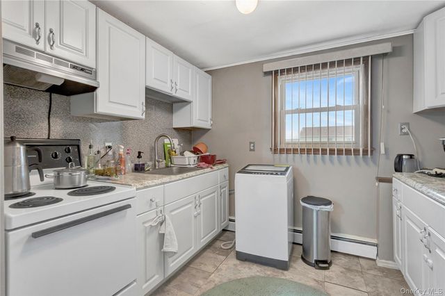 175 Wickfield Lane, North Babylon, NY 11703