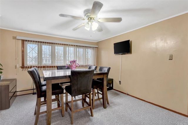 175 Wickfield Lane, North Babylon, NY 11703