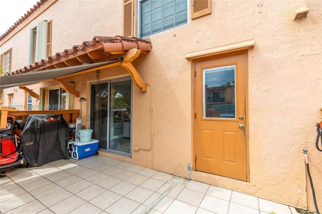 7130 Fairway Dr L26, Miami Lakes, FL 33014