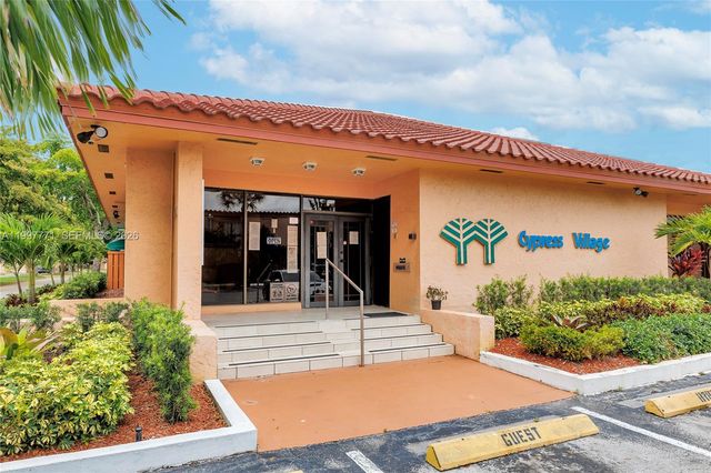 7130 Fairway Dr L26, Miami Lakes, FL 33014