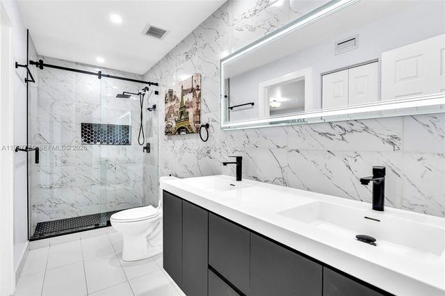 7130 Fairway Dr L26, Miami Lakes, FL 33014