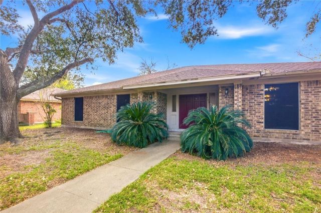 203 Wilshire Drive, Victoria, TX 77904