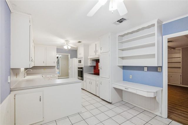 203 Wilshire Drive, Victoria, TX 77904