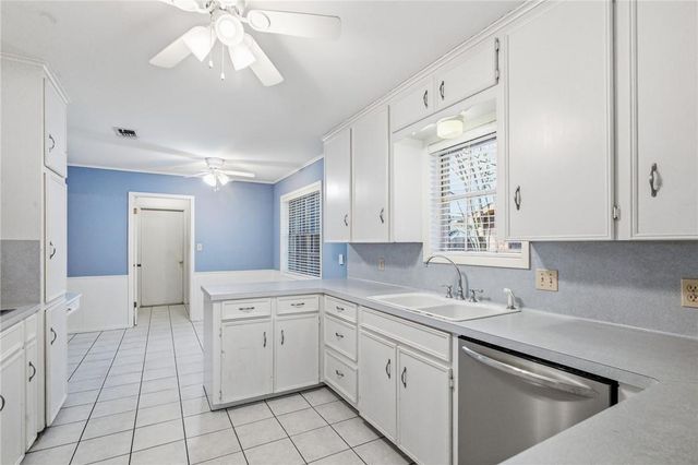 203 Wilshire Drive, Victoria, TX 77904