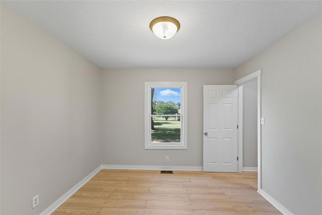 360 NE Aurora Avenue, Des Moines, IA 50313