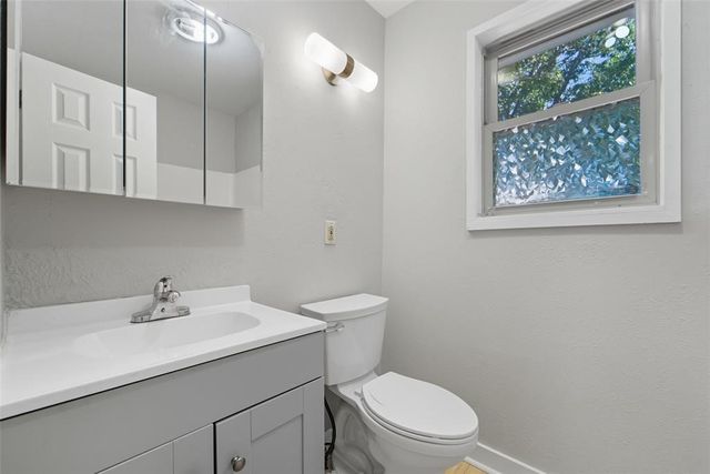 360 NE Aurora Avenue, Des Moines, IA 50313