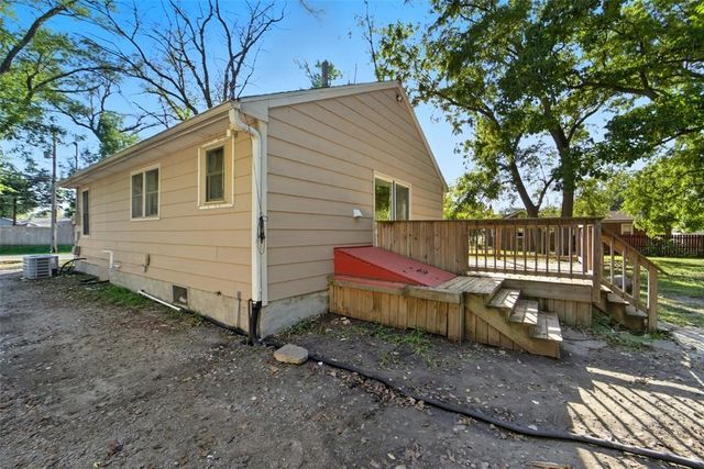 360 NE Aurora Avenue, Des Moines, IA 50313