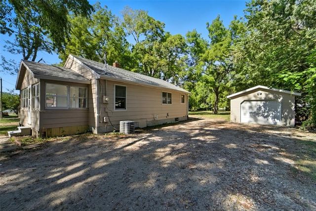 360 NE Aurora Avenue, Des Moines, IA 50313