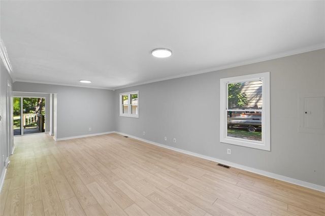 360 NE Aurora Avenue, Des Moines, IA 50313