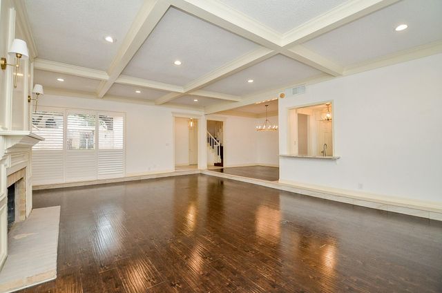 44 Bayou Pointe Drive, Houston, TX 77063