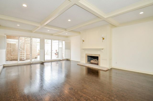 44 Bayou Pointe Drive, Houston, TX 77063