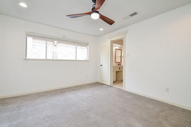 44 Bayou Pointe Drive, Houston, TX 77063