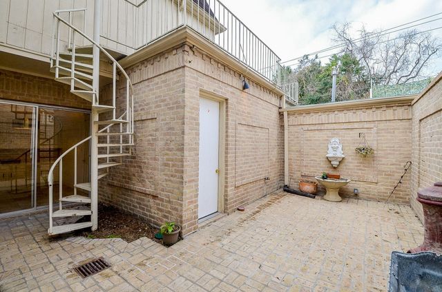 44 Bayou Pointe Drive, Houston, TX 77063