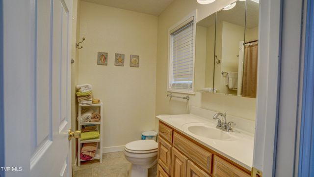 1089 Old Railroad Grade Road, Roan Mountain, TN 37687