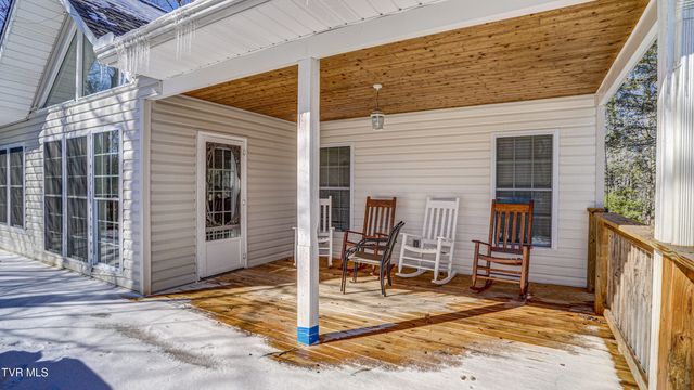 1089 Old Railroad Grade Road, Roan Mountain, TN 37687